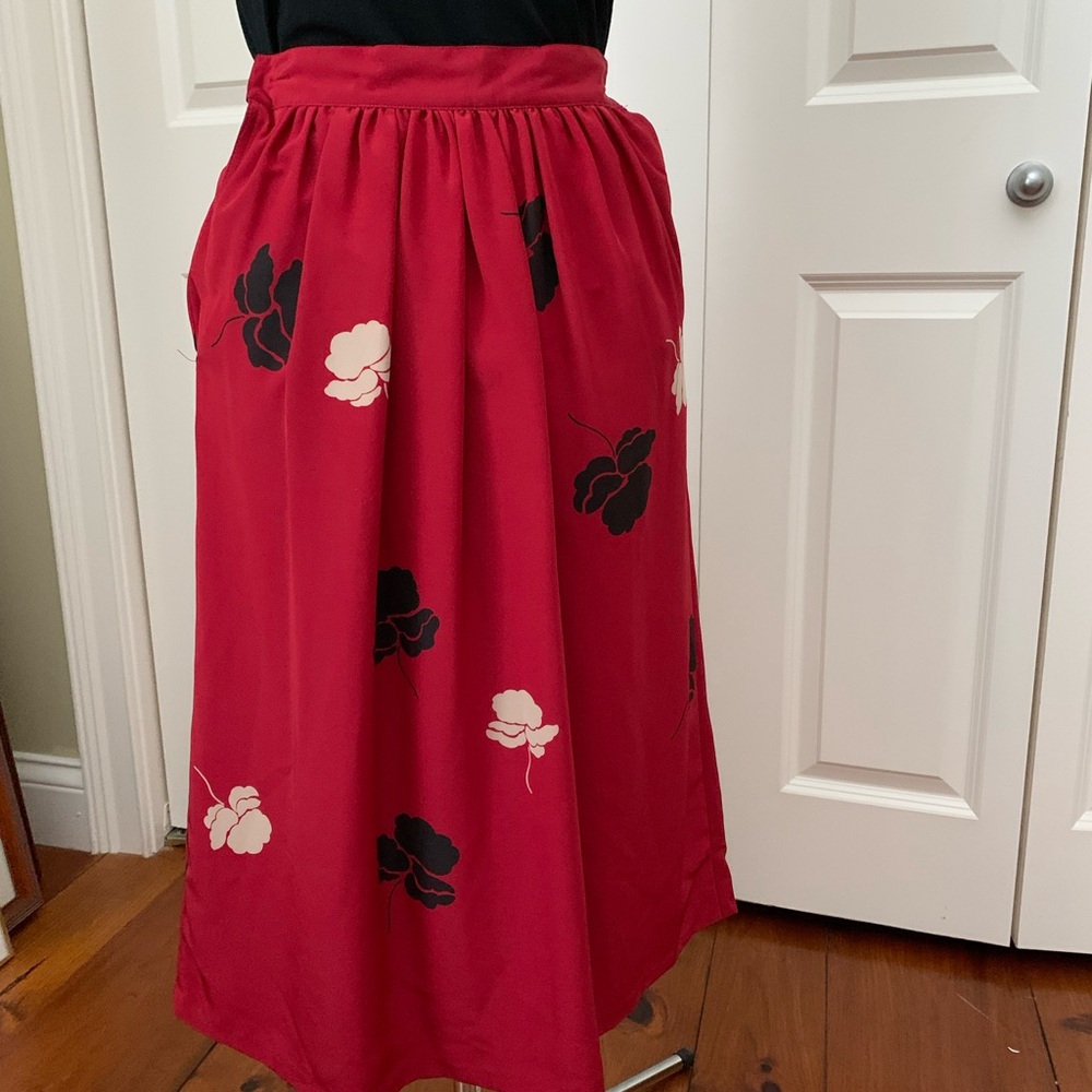 Jones, New York petite skirt with large floral print